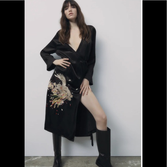 ZARA Embroidered Satin Effect Kimono Robe sz Small - Picture 6 of 15